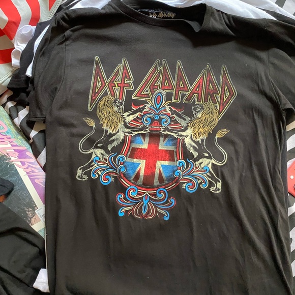 Graphic tee - Picture 1 of 1